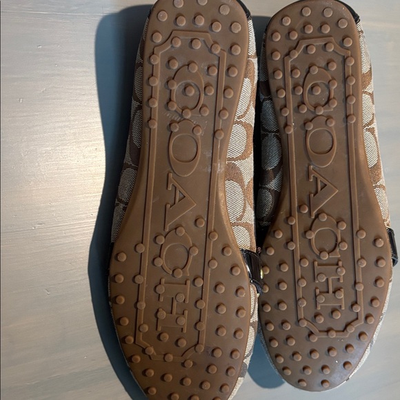 Coach Signature Brown Loafers with Black Trim - Picture 4 of 7